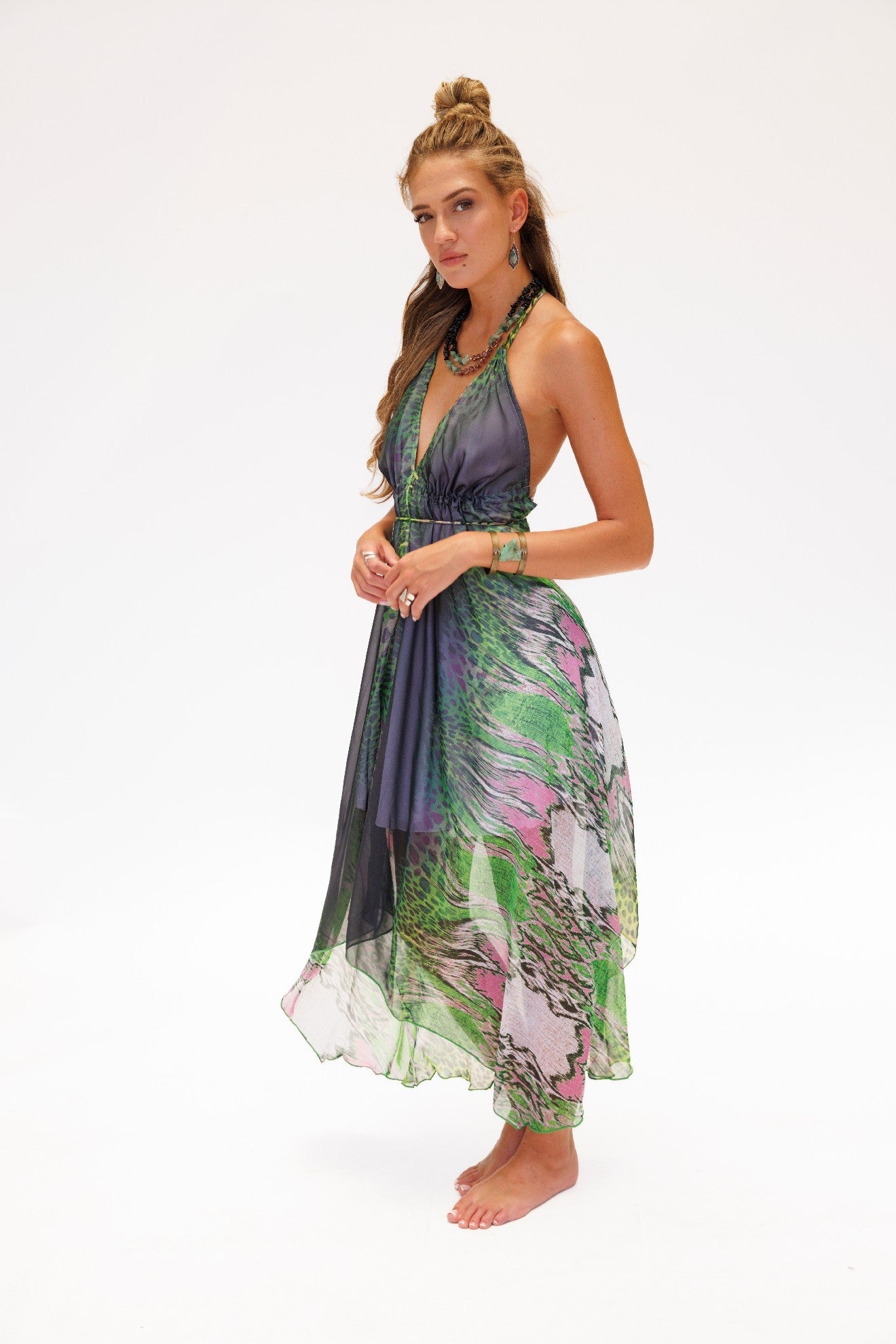 שמלת פסטיבלים פייתית. שמלת קשירה בהדפס ירוק מגניב - אלעדן