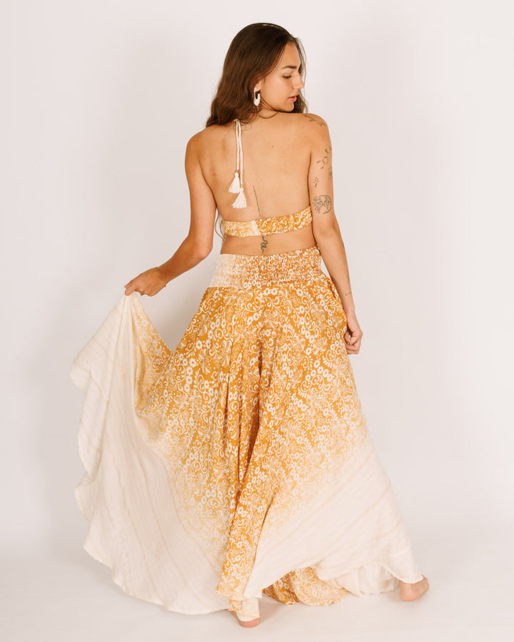 סט: טופ משולשים + מכנס מטריה, לבן פרחים צהובים