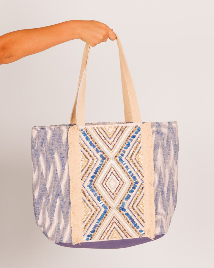 תיק בד כחול לבן בקישוט חרוזים