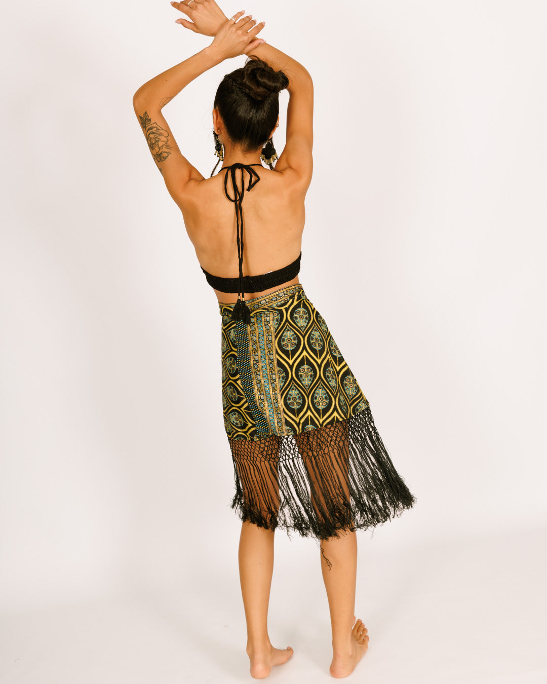 סט: טופ שחור + חצאית קשירה מיני קורי עכביש