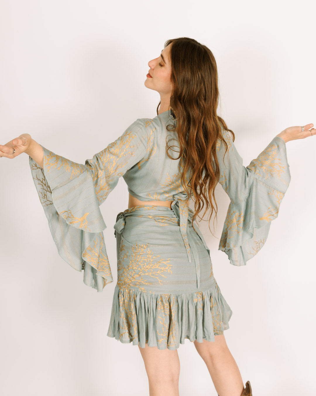 חצאית מיני תכלת קשירה מלמלה, אלמוג זהב