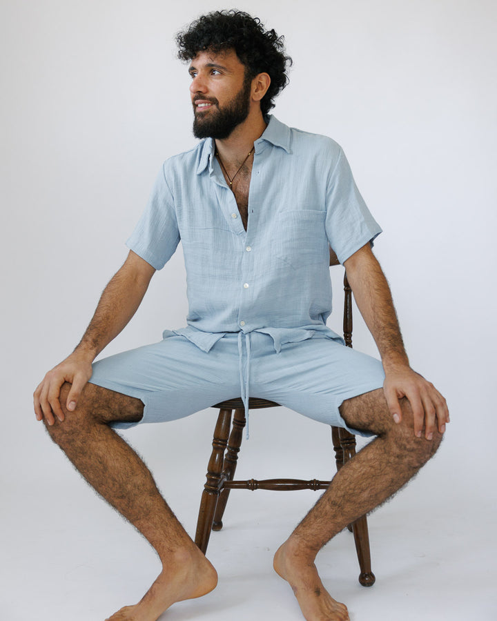 סט: מכופתרת קצרה עם כיס + מכנס כותנה קצר, מעוטרת משבצות עדינות, אפור-תכלת לגבר