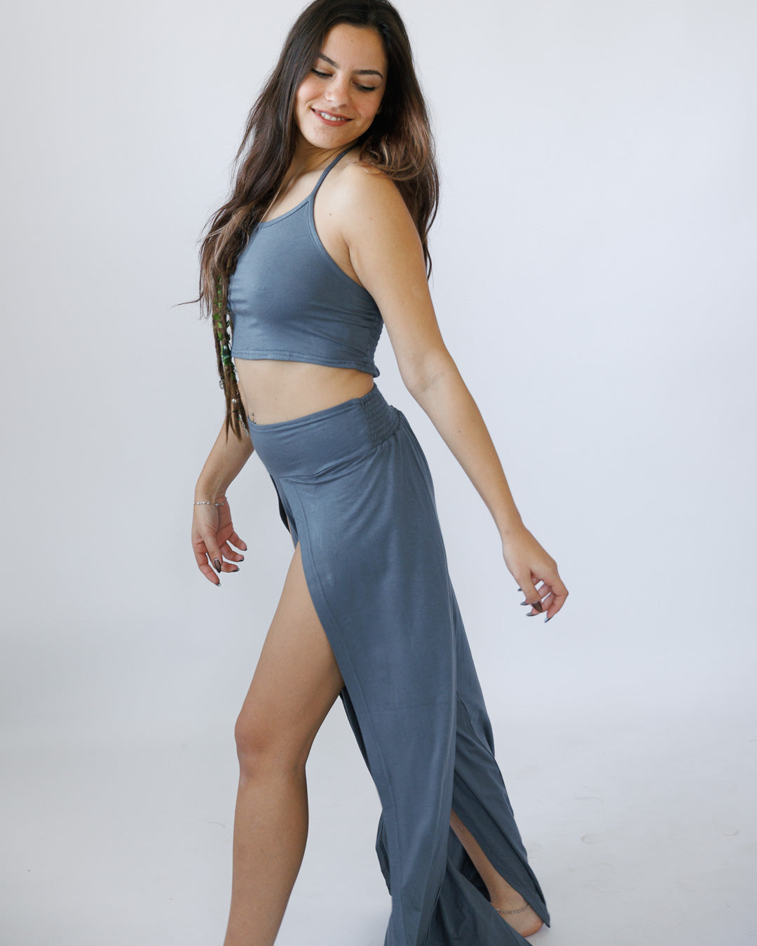 סט ויסקוז לייקרה: טופ ומכנס שסעים קדמיים אפור