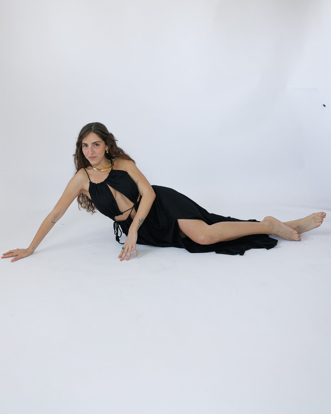 שמלת מקסי חורים שחורה