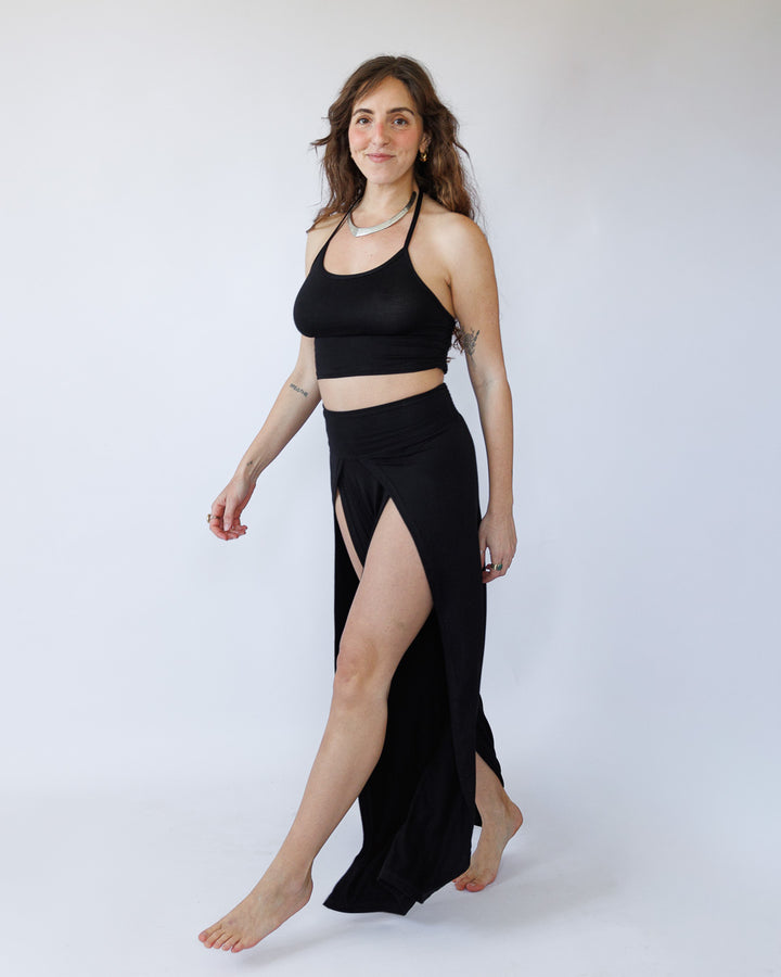 סט ויסקוז לייקרה: טופ ומכנס שסעים קדמיים שחור