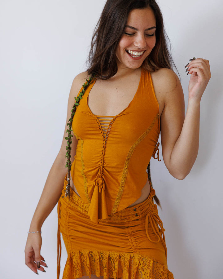 טופ קרעים לייקרה צהוב