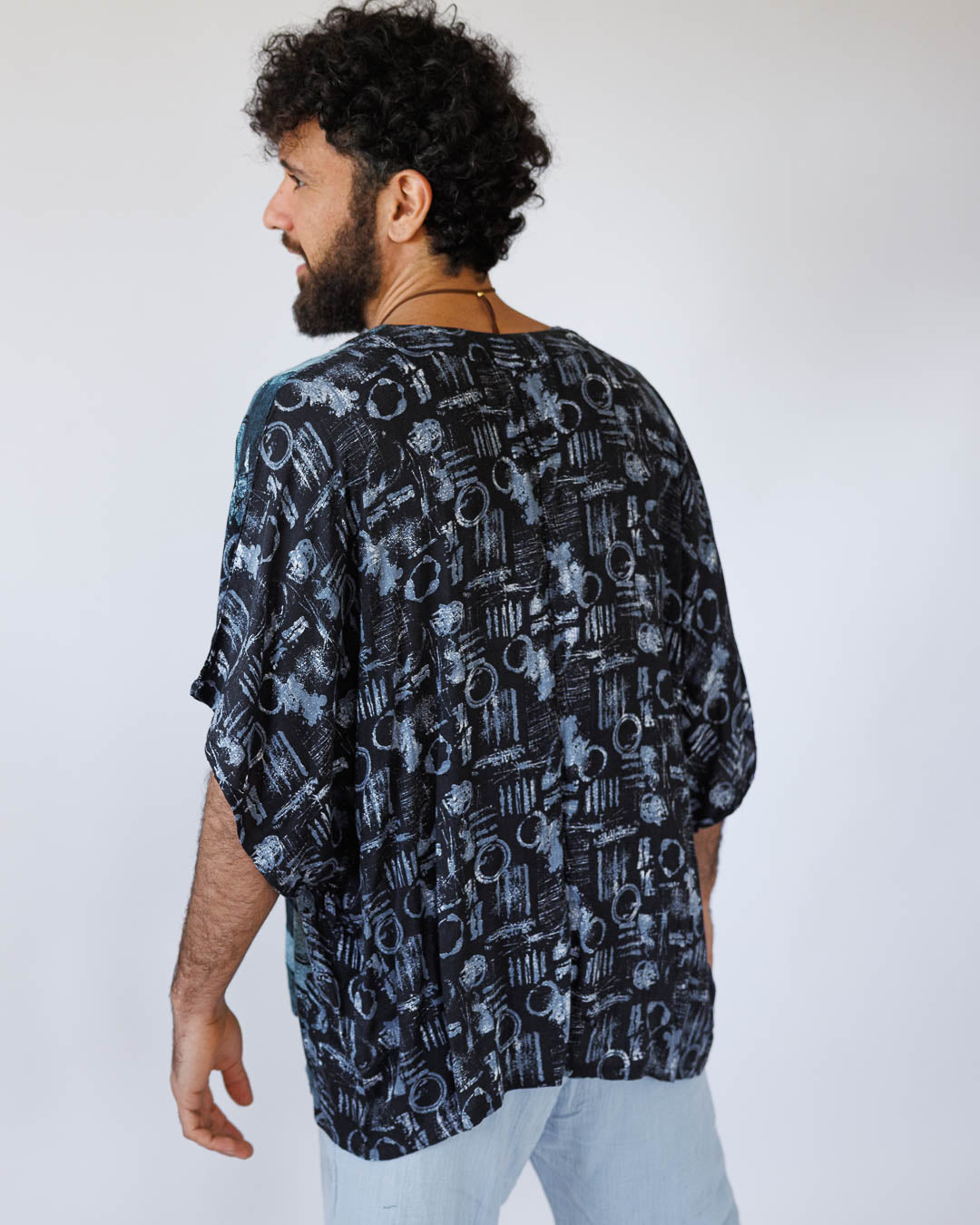 קימונו קצר ויסקוז סופר רך בהדפס כחול גלקטי/ לבן יפני לגבר