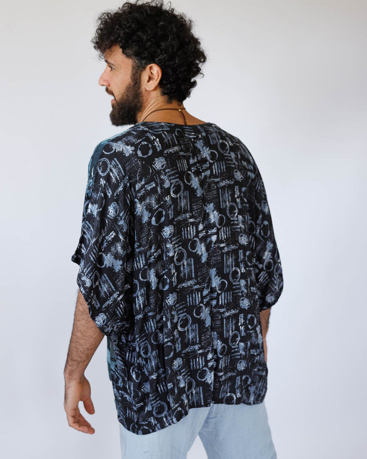 קימונו קצר ויסקוז סופר רך בהדפס כחול גלקטי/ לבן יפני לגבר