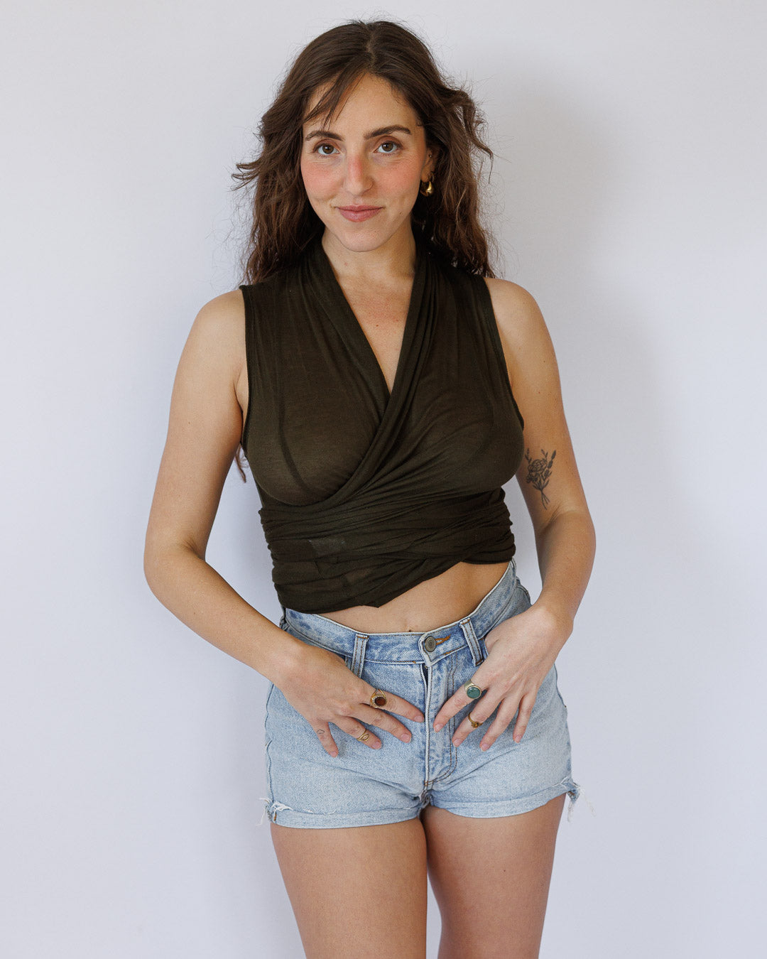 וסט, קימונו ירוק זית/חולצת קשירה וסט ויסקוז לייקרה לנשים