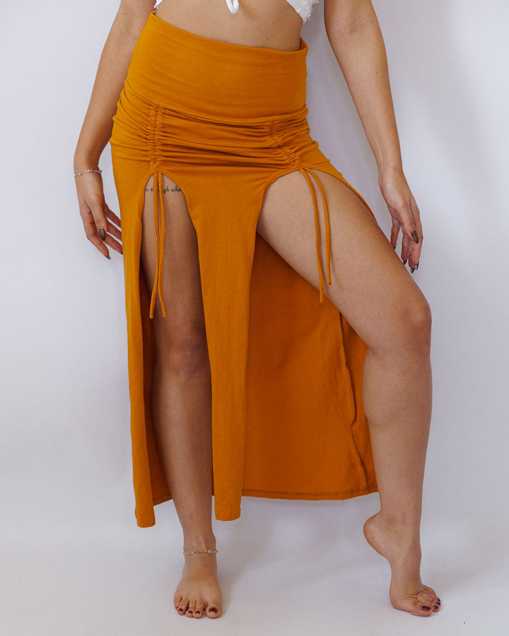 חצאית כותנת לייקרה, מקסי, שני שסעים קדמיים בצהוב חרדל