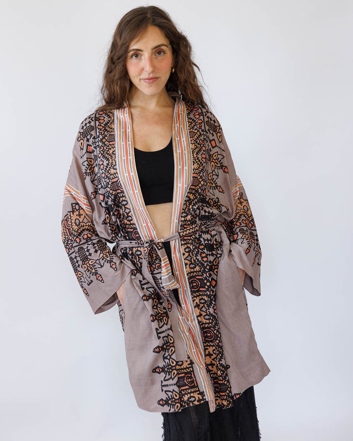 קימונו ויסקוז מידי, שרוול ארוך בהדפס אפור גאומטרי לאישה