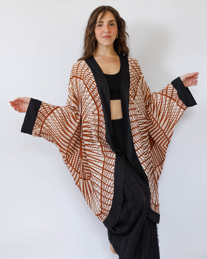 קימונו/ עליונית ויסקוז, כתומה עגולה, בהדפס גאומטרי לאישה