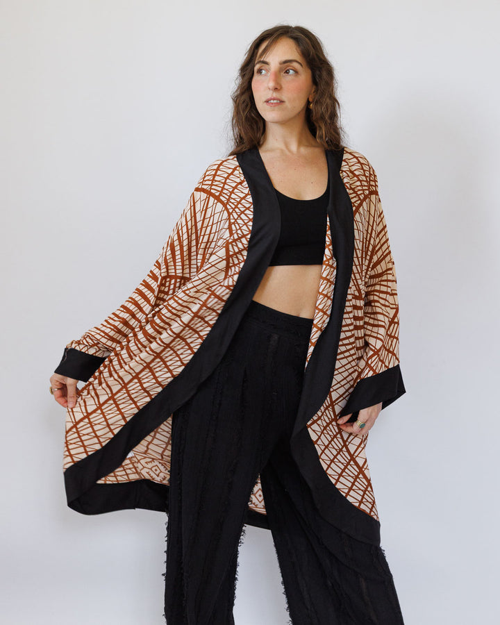 קימונו/ עליונית ויסקוז, כתומה עגולה, בהדפס גאומטרי לאישה