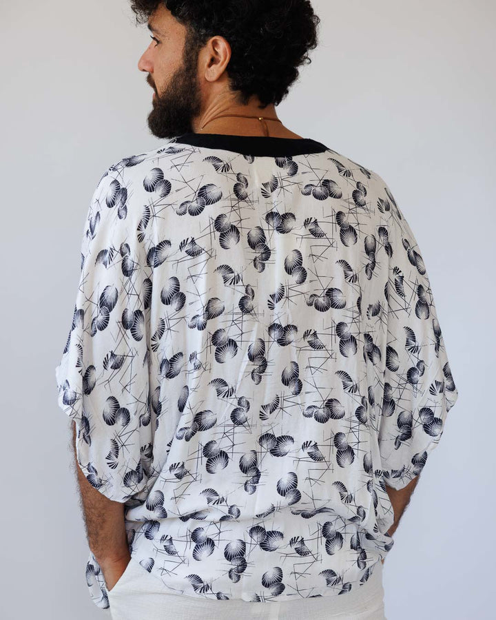 קימונו קצר ויסקוז סופר רך בהדפס לבן יפני לגבר