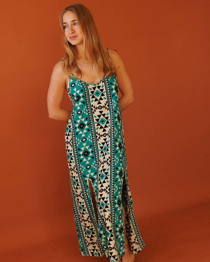 שמלת מקסי ויסקוז, שני צדדים לבישה, שסעים קדמיים, בהדפס שבטי תכלת