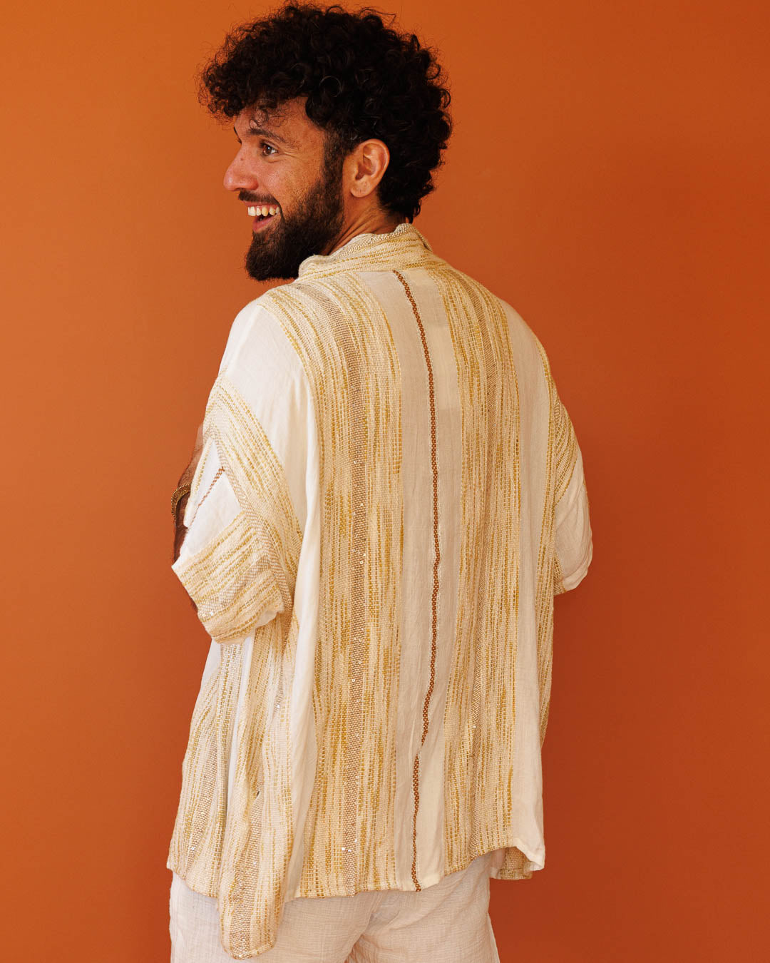 קימונו קצר, שרוול קצר, כותנה בצבעים מדברים ומעט ניצוץ לגבר