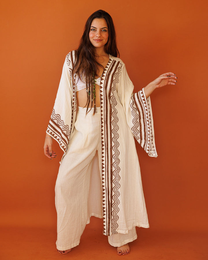 קימונו מקסי, כותנה רכה לבנה ושבטית, שרוול ארוך, בהדפס חותמות עץ ידני לאישה