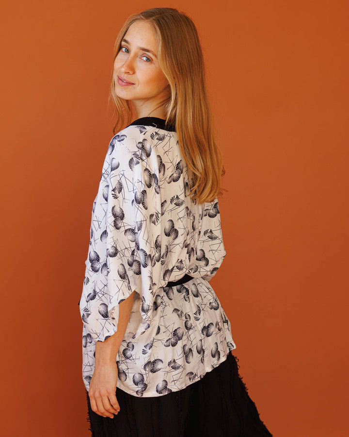 קימונו קצר ויסקוז סופר רך בהדפס לבן יפני לאישה