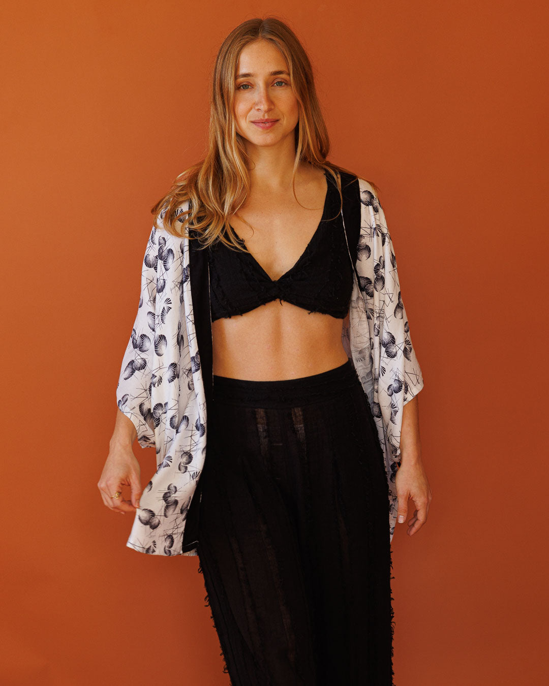 קימונו קצר ויסקוז סופר רך בהדפס לבן יפני לאישה