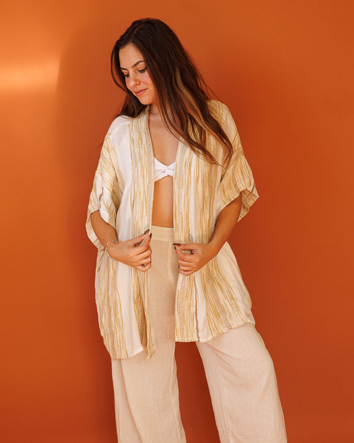 קימונו קצר, שרוול קצר, כותנה בצבעים מדברים ומעט ניצוץ לאישה