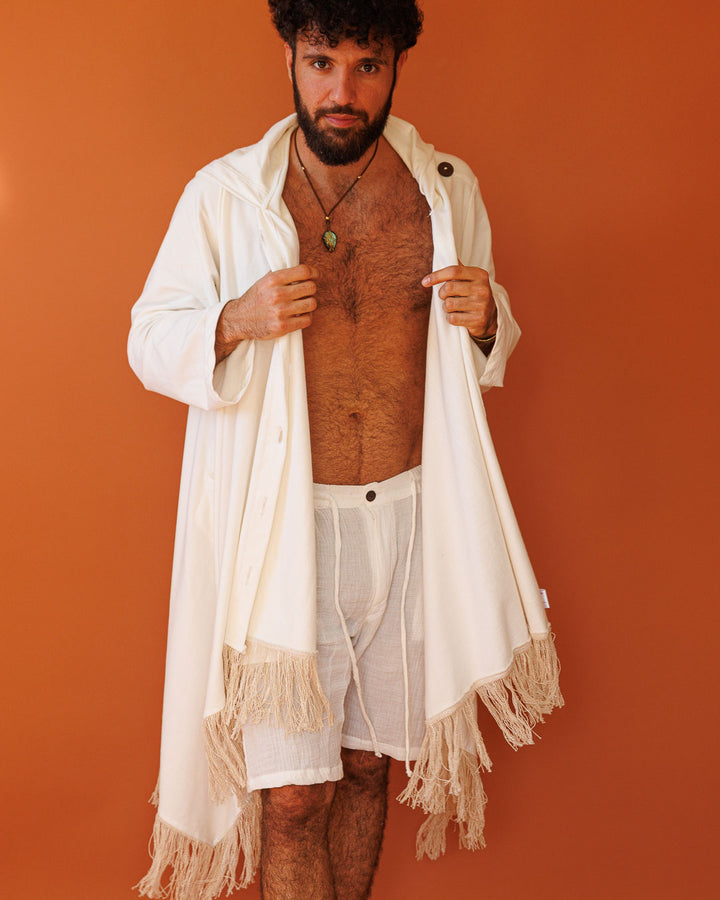 קימונו כותנת ויסקוז לבן עם קפוצון, פרנזים, וכפתור ל1 לסגירת צוואר לגבר