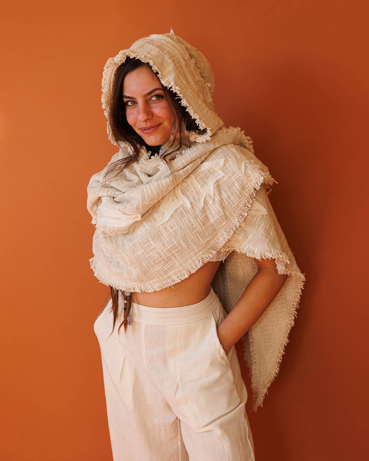 צעיף פיקה נטורל מחמם, 2 שכבות, עם קפוצון בעיטור פסטיבלי מיוחד לאישה