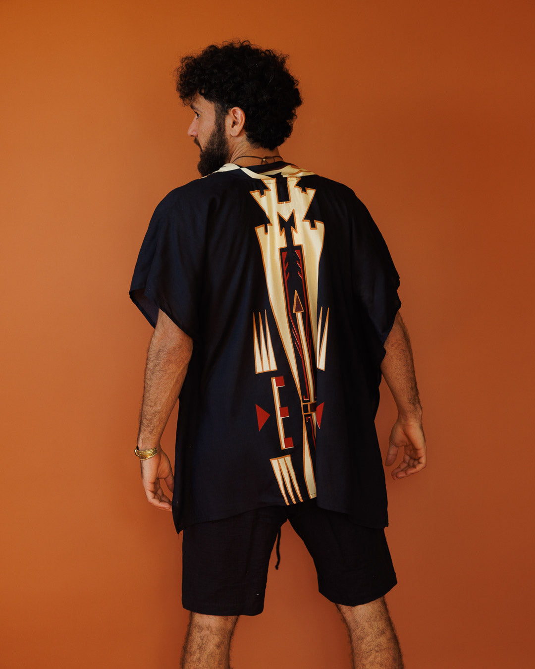 קימונו ויסקוז קצר, שרוול ארוך בהדפס שחור נקודות גאומטרית לגבר