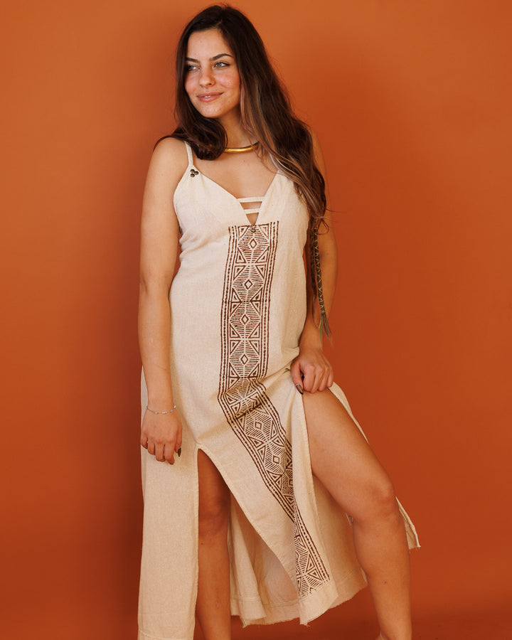 שמלת מקסי כותנה נטורל, שסעים קדמיים, בהדפס חותמות עץ ידני