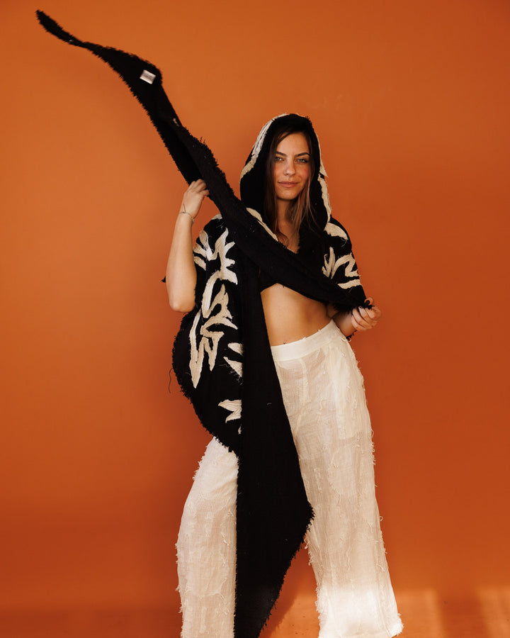 צעיף פיקה שחור מחמם, 2 שכבות, עם קפוצון בעיטור פסטיבלי מיוחד לאישה