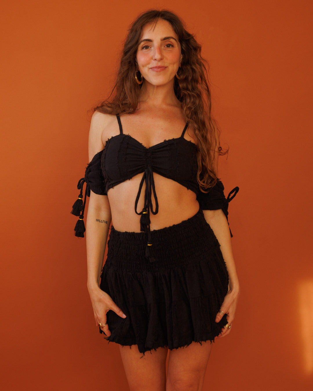 חצאית מיני, שחורה, כותנה פרנזים, 2 שכבות