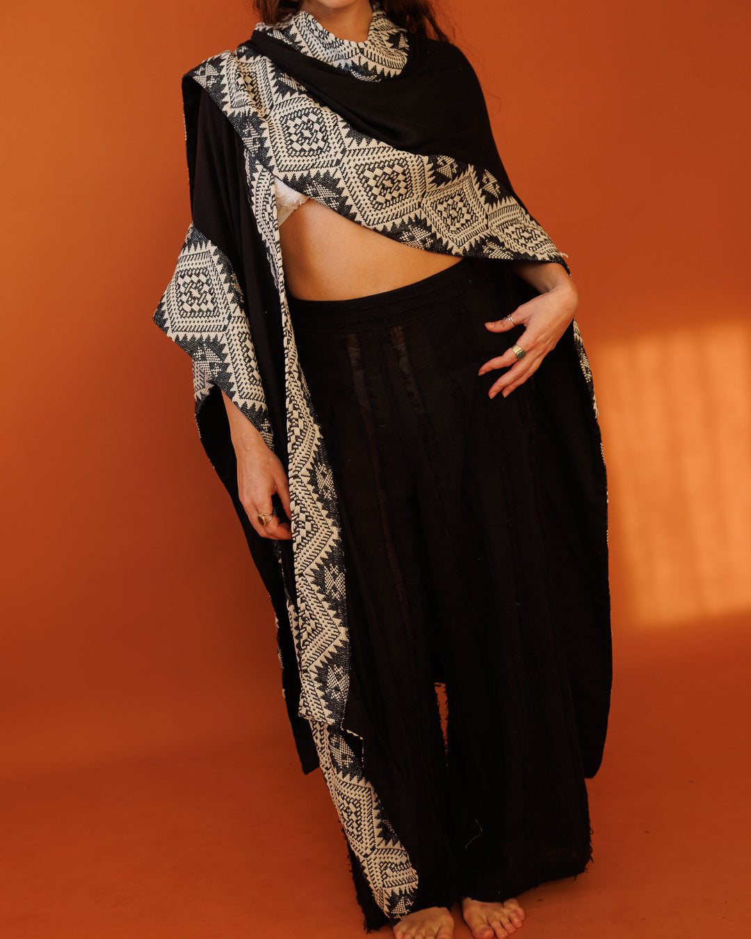 ג'קט פיקה, קימונו חורפי, שבטי בצבע שחור - בורדר שחור מנצנץ לאישה