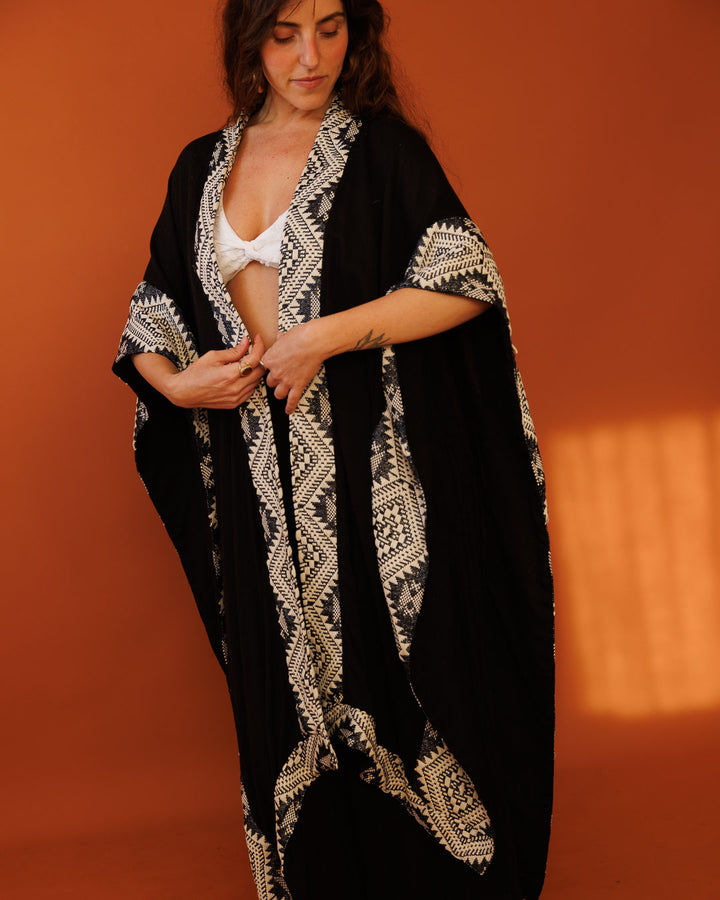 ג'קט פיקה, קימונו חורפי, שבטי בצבע שחור - בורדר שחור מנצנץ לאישה