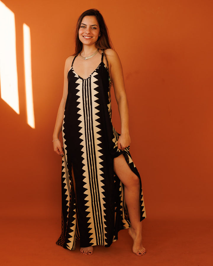 שמלה מקסי ויסקוז שחורה, שסעים, בהדפס פסים שבטי