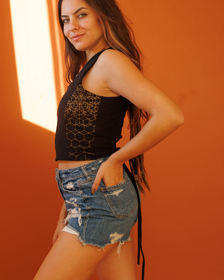 טופ כותנת לייקרה שחור עם רוכסן, גב קשירת מחוך, הדפס שיפיבו זהב