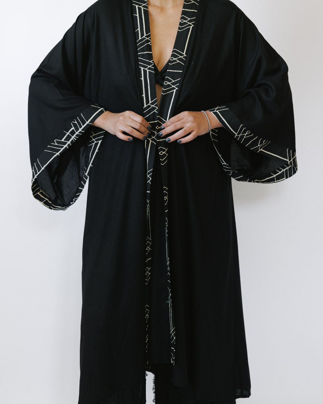 קימונו מקסי, ויסקוז שחור, שרוול ארוך לאישה