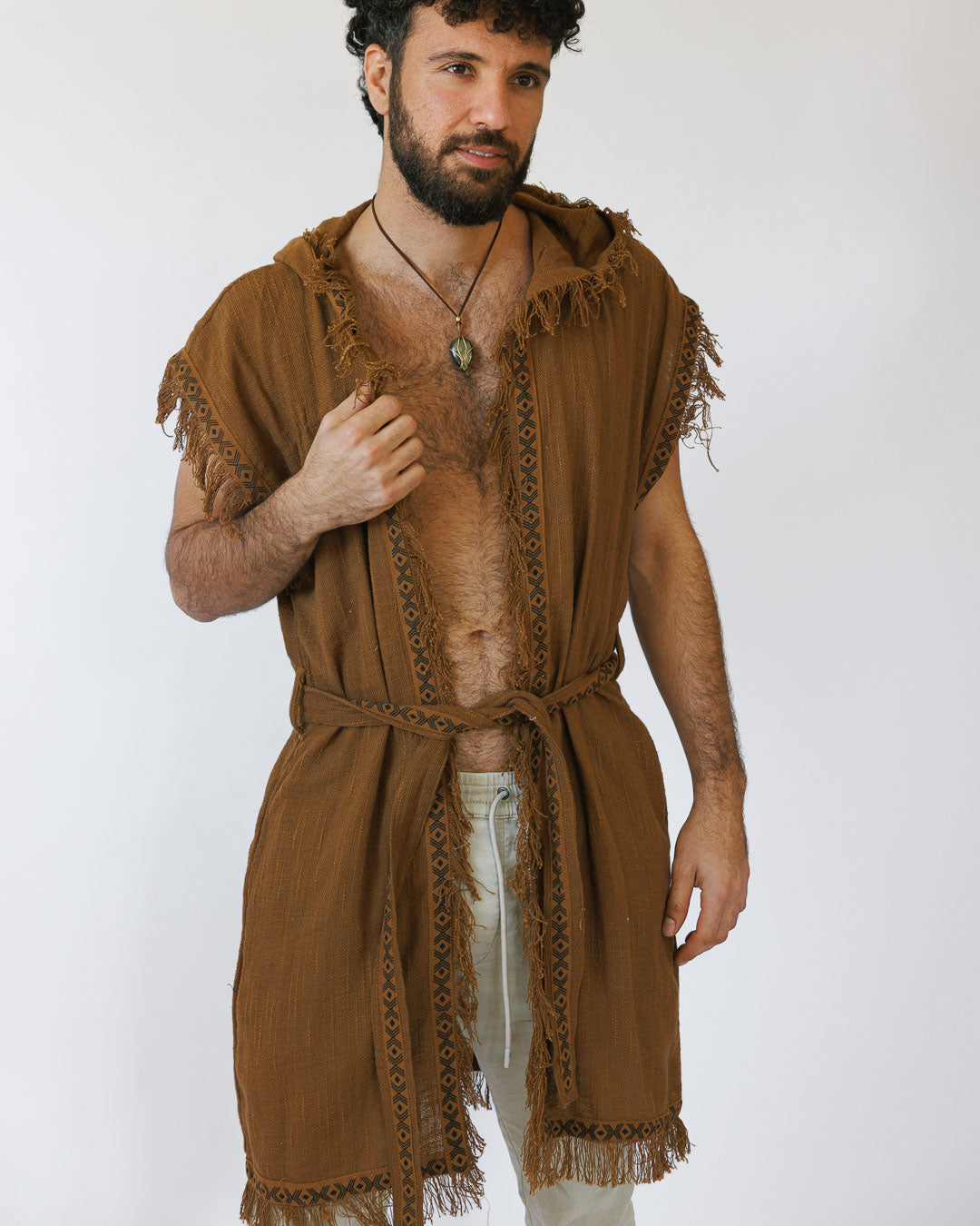 קימונו כותנה דקה קצר, מידי חום, עם קפוצון ועיטור גיאומטרי בשוליים לגבר