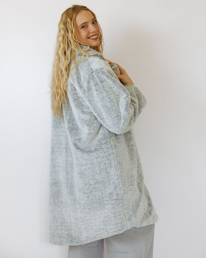 מעיל פרווה אפור יוקרתי לאישה