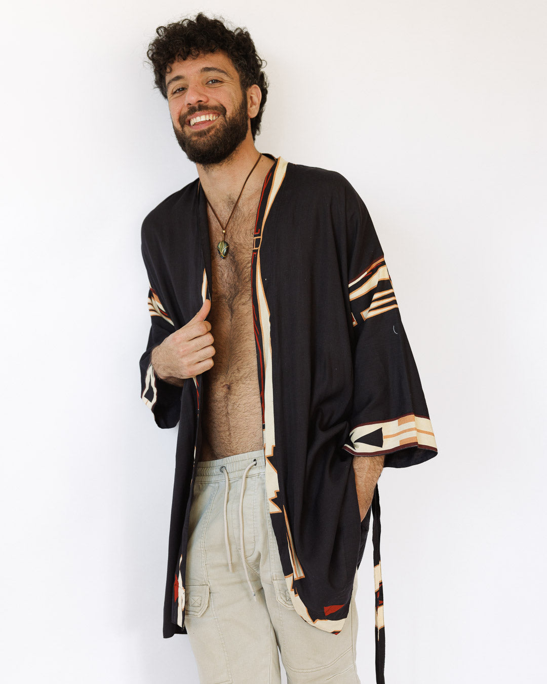 קימונו ויסקוז מידי, שרוול ארוך בהדפס שחור שבטי לגבר