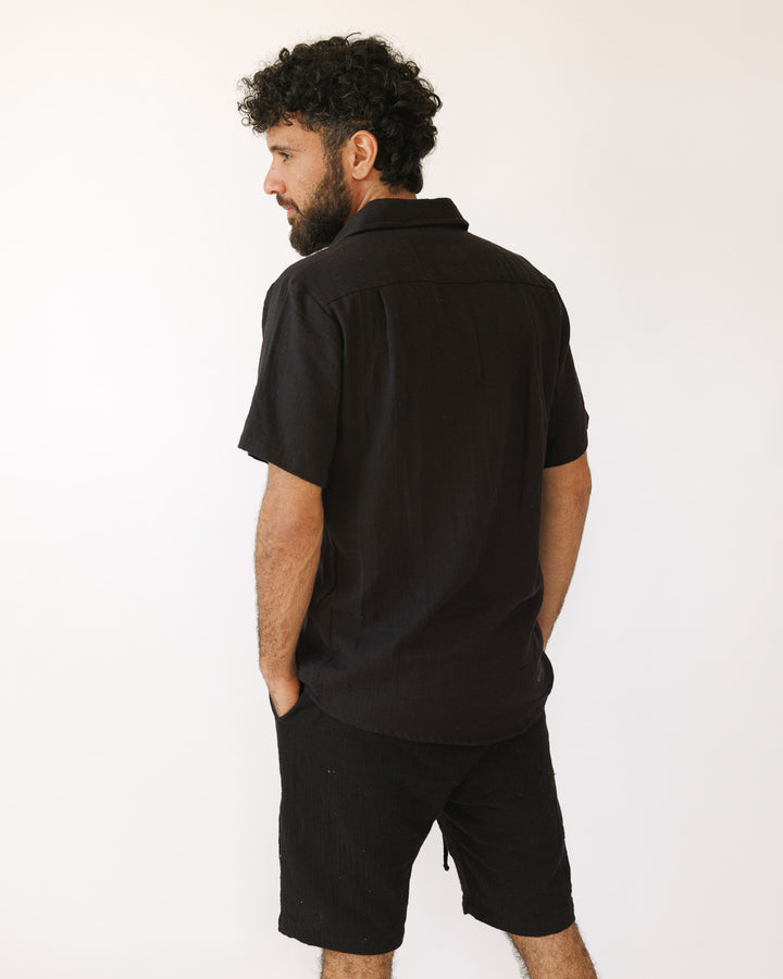 מכופתרת כותנה קצרה, מעוטרת משבצות עדינות שחורה לגבר