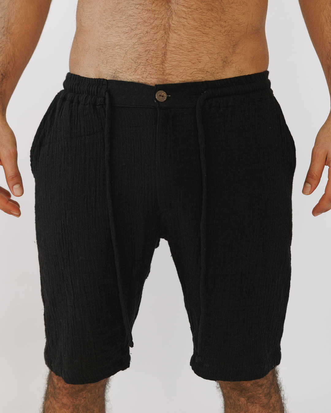 סט: מכופתרת קצרה עם כיס + מכנס כותנה קצר, מעוטרת משבצות עדינות, שחור לגבר