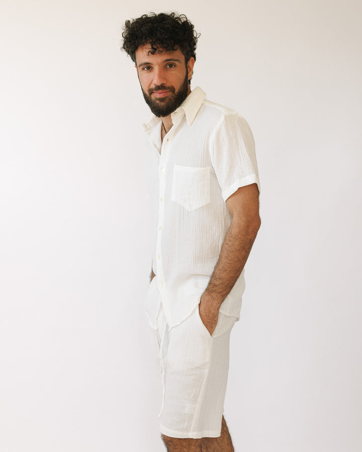 סט: מכופתרת קצרה עם כיס + מכנס כותנה קצר, מעוטרת משבצות עדינות, לבנה לגבר