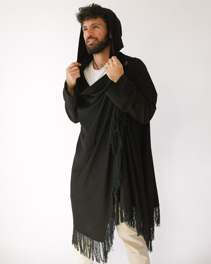 קימונו כותנת ויסקוז שחור עם קפוצון, פרנזים, וכפתור ל1 לסגירת צוואר לגבר