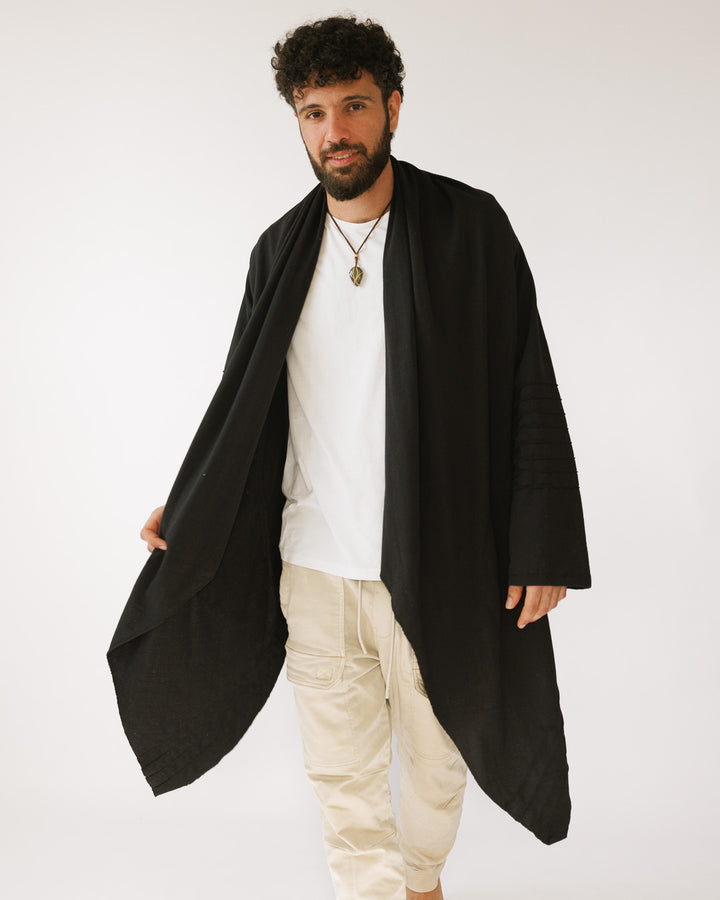 קימונו כותנה שחור עם צווארון שופע, עיטור פסים בקצוות, שרוול וגב לגבר