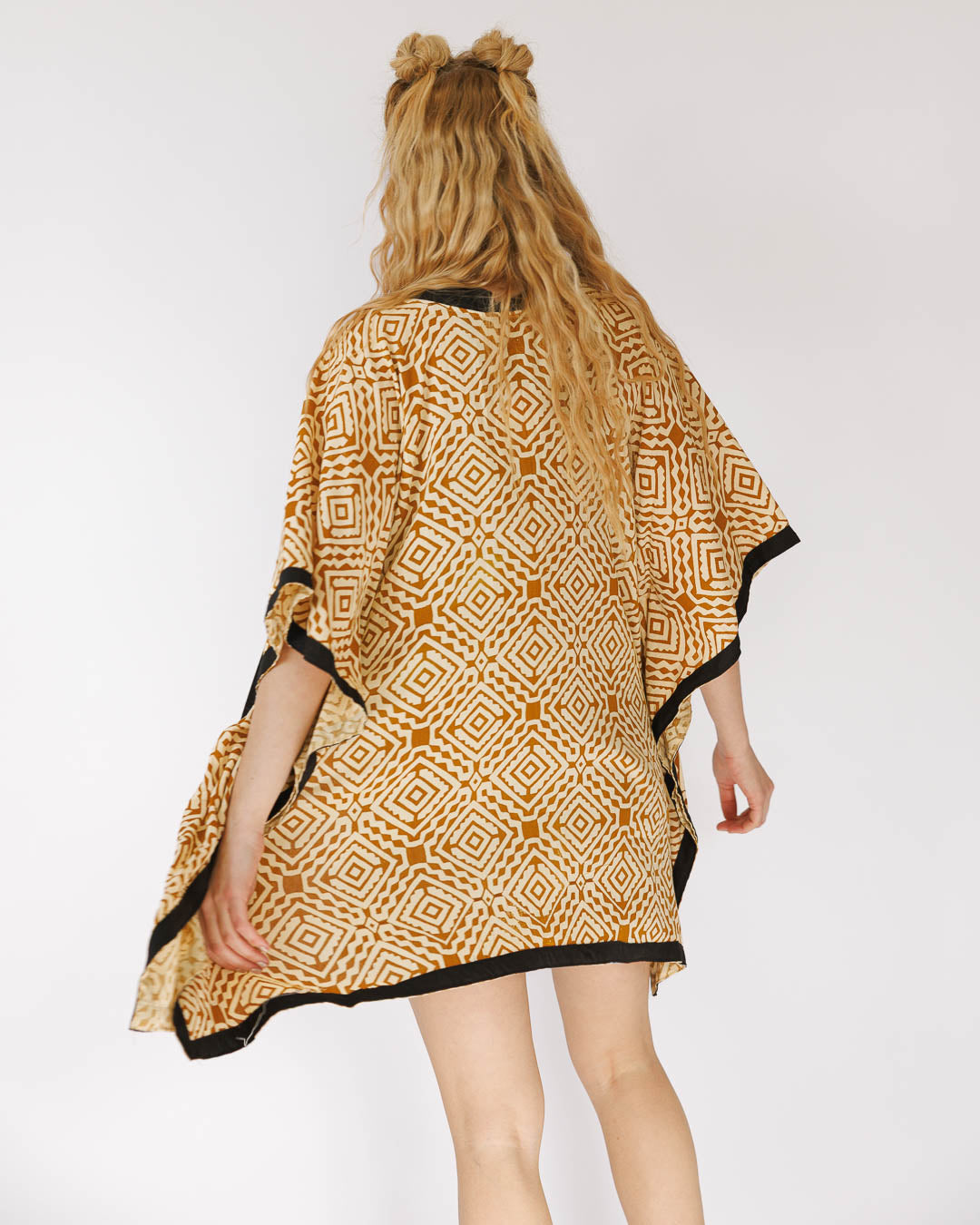 קימונו ויסקוז קצר, שרוול ארוך בהדפס מעונים כתום נטורל לאישה