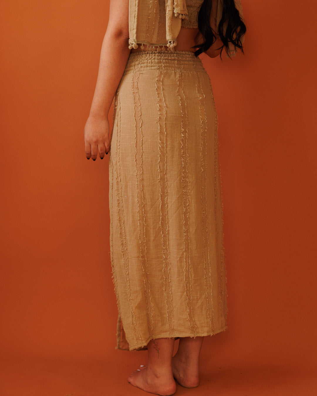 חצאית שסעים קדמיים, כותנת פרנזים חאקי