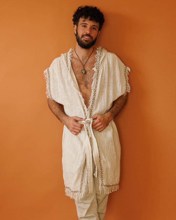 קימונו כותנה דקה קצר, מידי נטורל, עם קפוצון ועיטור גיאומטרי בשוליים לגבר