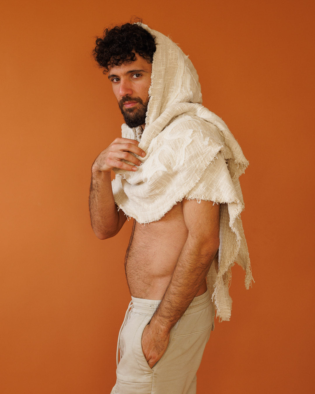 צעיף פיקה נטורל מחמם, 2 שכבות, עם קפוצון בעיטור פסטיבלי מיוחד לגבר