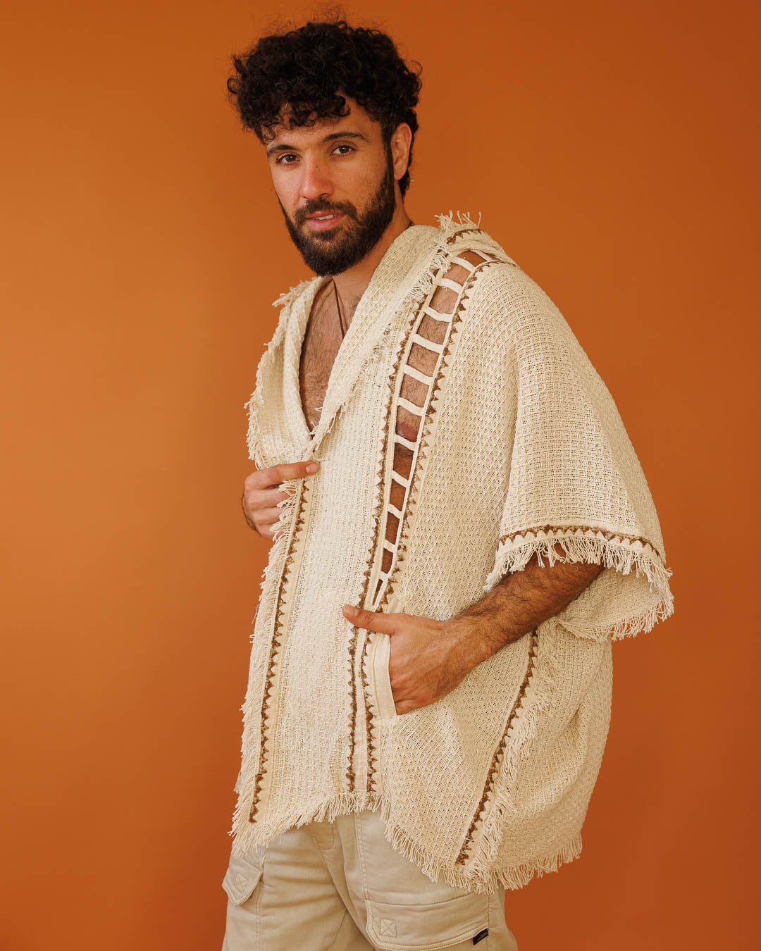 קימונו כותנת פיקה קצר נטורל, חיתוכי סולם, בהדפס בלוק־פרינט ידני (חותמות עץ) לגבר