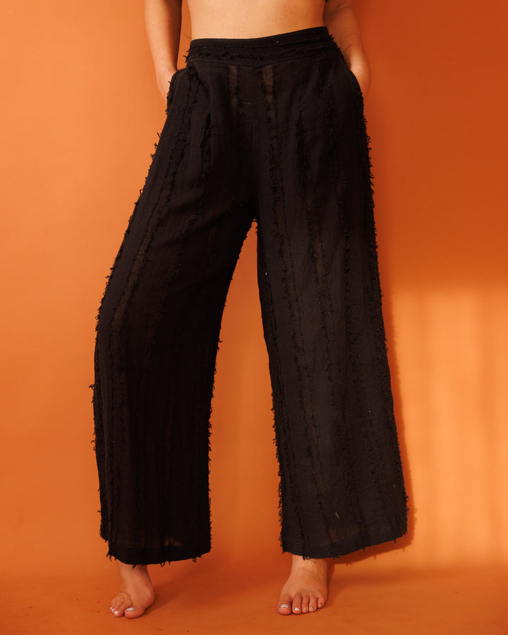 מכנס ארוך, כותנת פרנזים שחורה