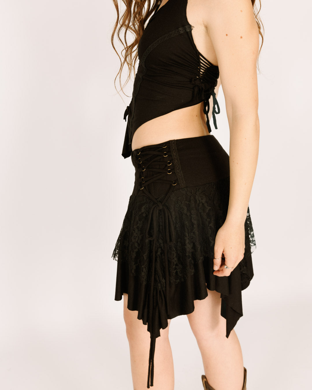 טופ קרעים שחור